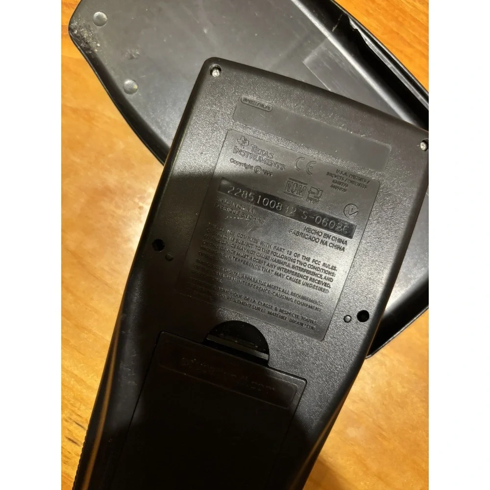 Texas Instruments TI-83 Plus Graphing Calculator‎ with Cover TESTED